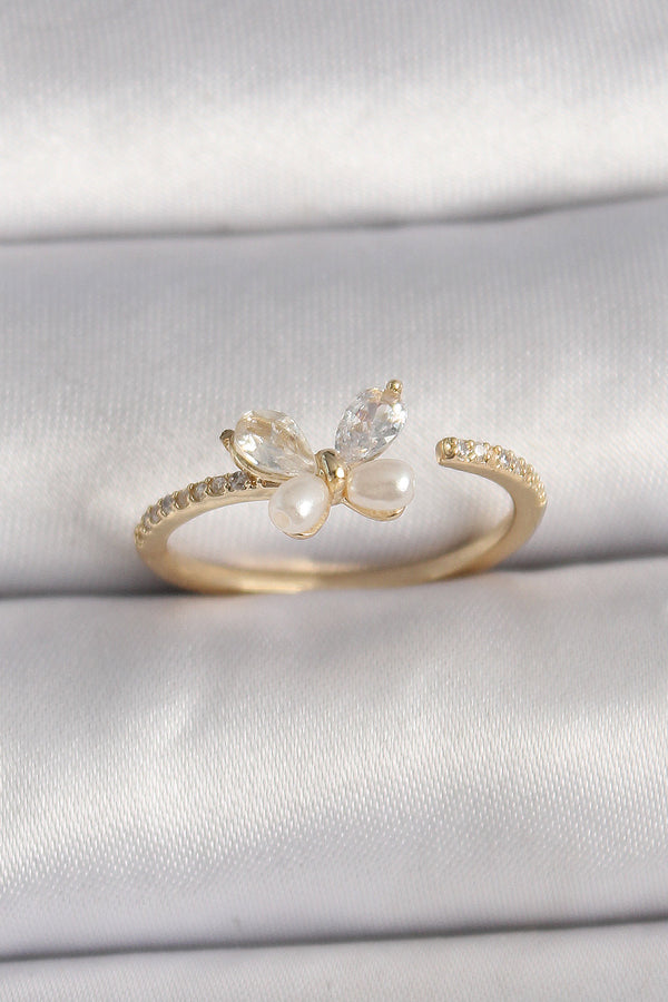 BYK3557 - Pirinç Gold Renk Zirkon Taşlı Kelebek Mode İnci Detay Ayarlanabilir Yüzük