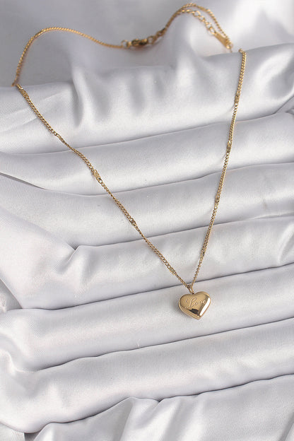BKO9778 - 316L Çelik Gold Renk Zincir Love İşlemeli Kalp Figür Kadın Kolye