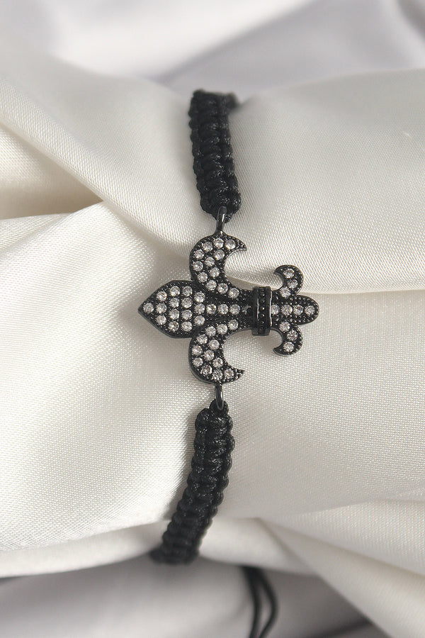 BB6800 - Pirinç Siyah Renk Zirkon Taşlı Zambak Figür Asansörlü Makrome Model Kadın Bileklik