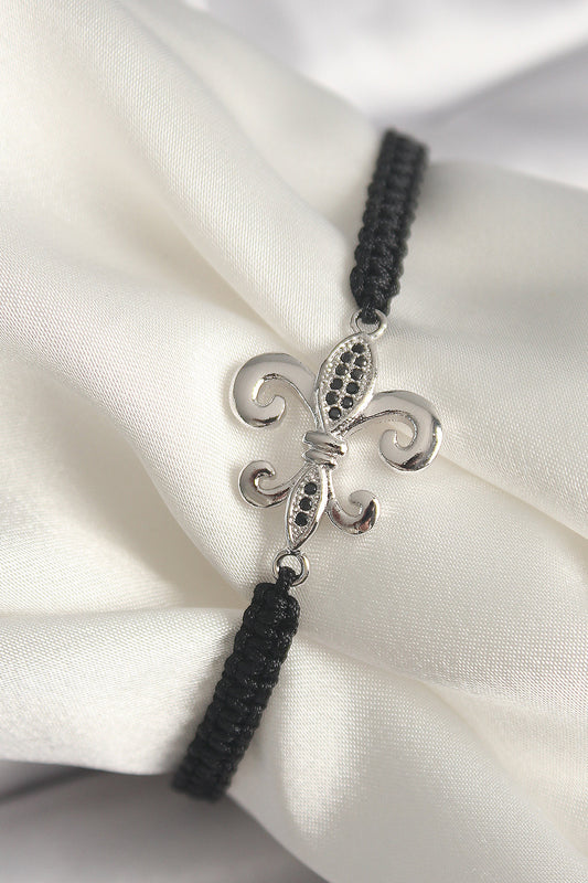 BB6806 - Pirinç Gümüş Renk Zirkon Taş İşlemeli Zambak Model Asansörlü Makrome Model Kadın Bileklik