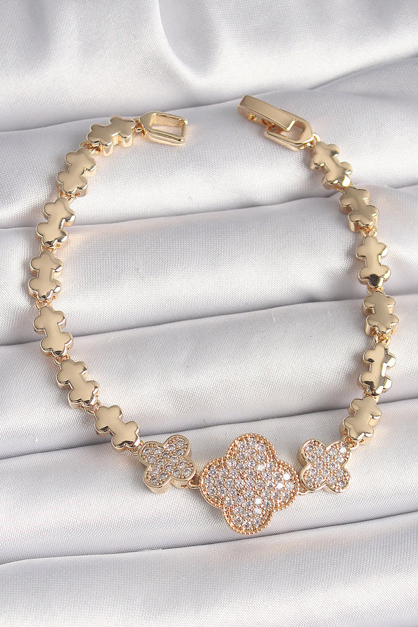 BB6822 - Pirinç Gold Renk Zirkon Taşlı Yonca Model Zincir Kadın Bileklik