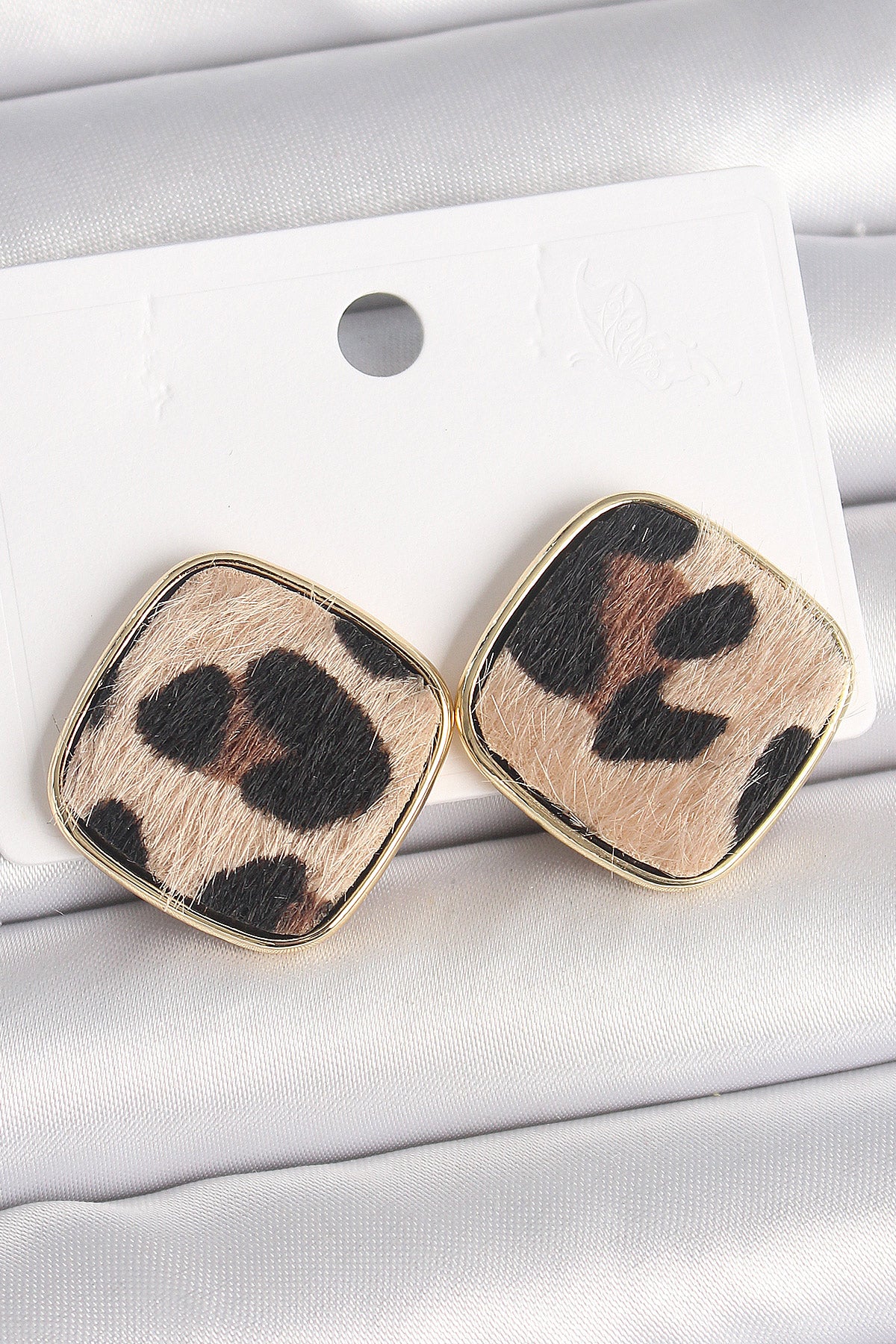 BKP10342 - Pirinç Gold Renk Kare Leopar Model Kadın Küpe
