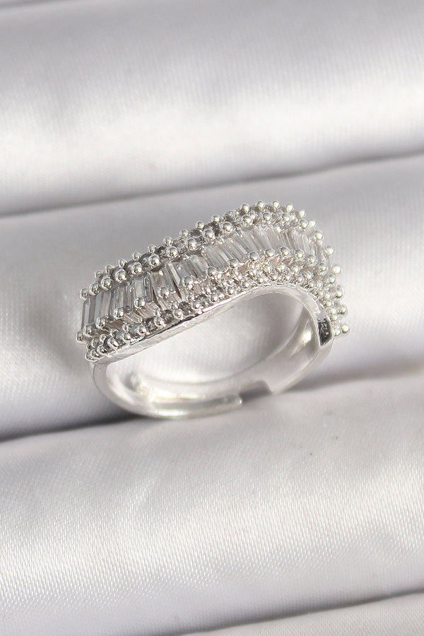 BYK3692 - Pirinç Gümüş Renk Su Yolu Zirkon Dalga Model Ayarlanabilir Kadın Yüzük