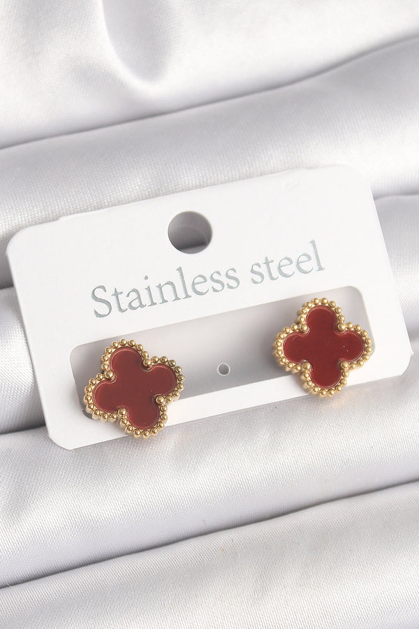 BKP10360 - Pirinç Gold Renk Bordo Yonca Model Kadın Küpe