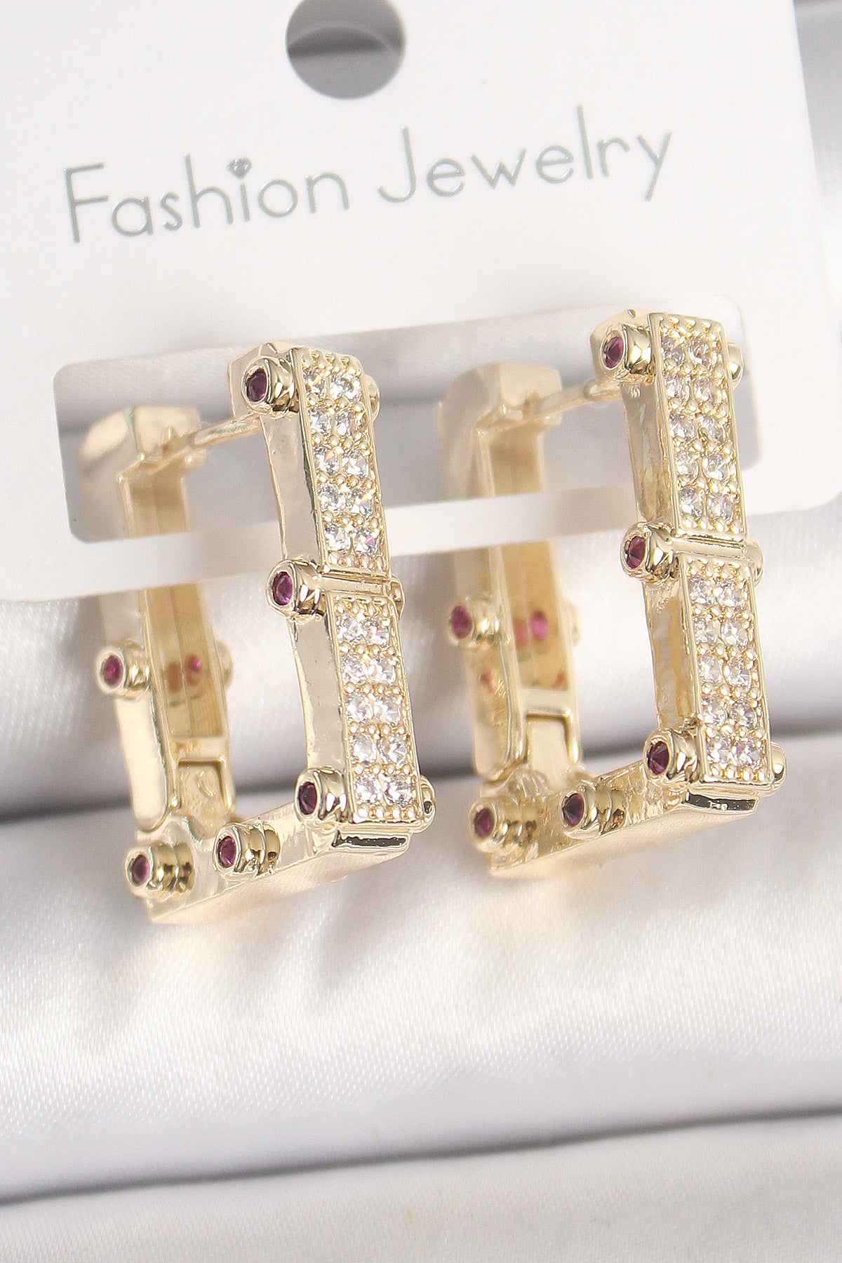 Pirinç Gold Renk Kare Zirkon Taşlı Kadın Küpe - BKP10373
