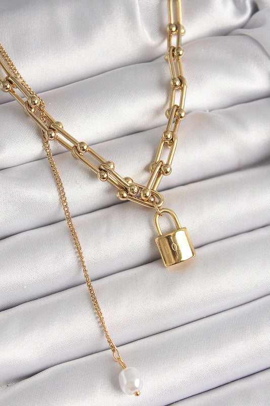 BKO9938 - 316L Çelik Gold Renk Tifany Zincir Model Kilit Figür Sallantı İnci Detay Kadın Kolye