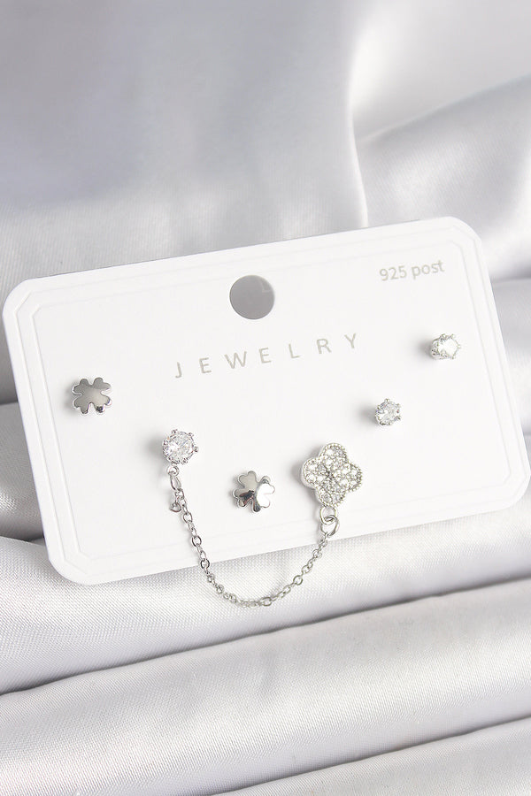 BKP10400 - 925 Ayar Gümüş Çivi Pirinç Gümüş Renk Zirkon Taşlı Yonca Model Sallantı Zincir Detay Kadın Küpe Seti