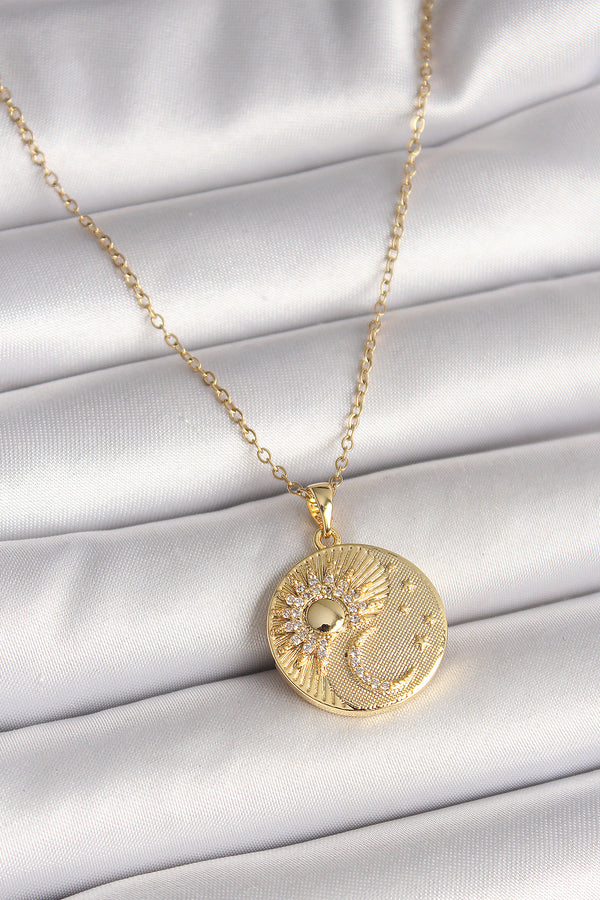 BKO9958 - 316L Çelik Gold Renk Zincir Zirkon Taşlı Ay Güneş İşlemeli Madalyon Model Kadın Kolye