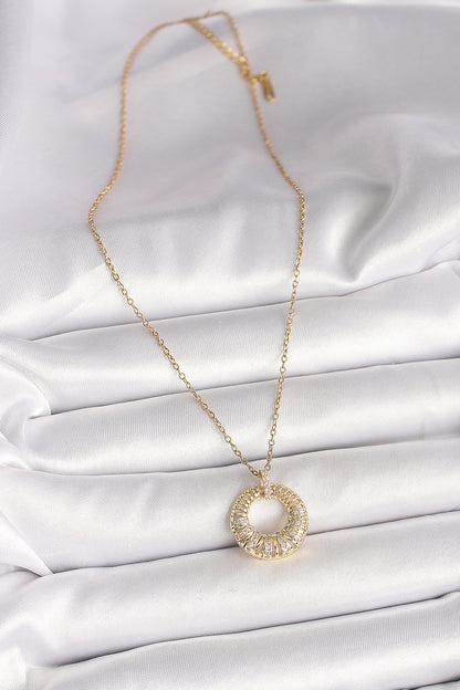 316L Çelik Gold Renk Zincir Zirkon Taş İşlemeli Daire Model Kadın Kolye - BKO9968