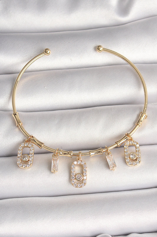 BB6893 - Pirinç Gold Renk Sallantı Zirkon Taşlı Messika Figür Charm Kadın Bileklik
