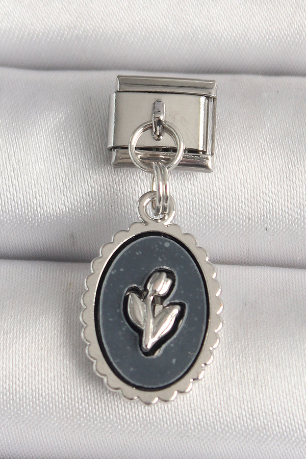 BC1215 - 316L Çelik Gümüş Renk Çiçek İşlemeli Siyah Portre Model Nomination Charm