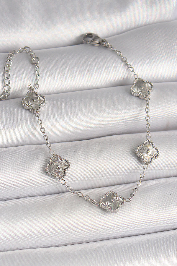 BB6927 - 316L Çelik Gümüş Renk İşlemeli Baby Boy Yonca Model Kadın Bileklik