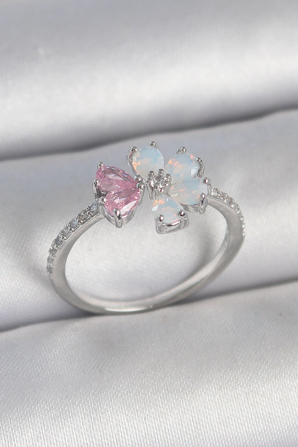 BYK3708 - Pirinç Gümüş Renk Beyaz Mineli Pembe Zirkon Taşlı Çiçek Model Kadın Yüzük