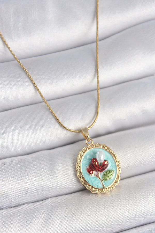 BKO10157 - 316L Çelik Gold Renk Zincir Turkuaz Mineli İncili Çiçek İşlemeli Portre Model Kadın Kolye