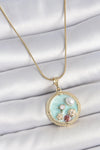 BKO10174 - 316L Çelik Gold Renk Zincir Mavi Mineli İnci Çiçek İşlemeli Zirkon Taş Detaylı Madalyon Model Kadın Kolye