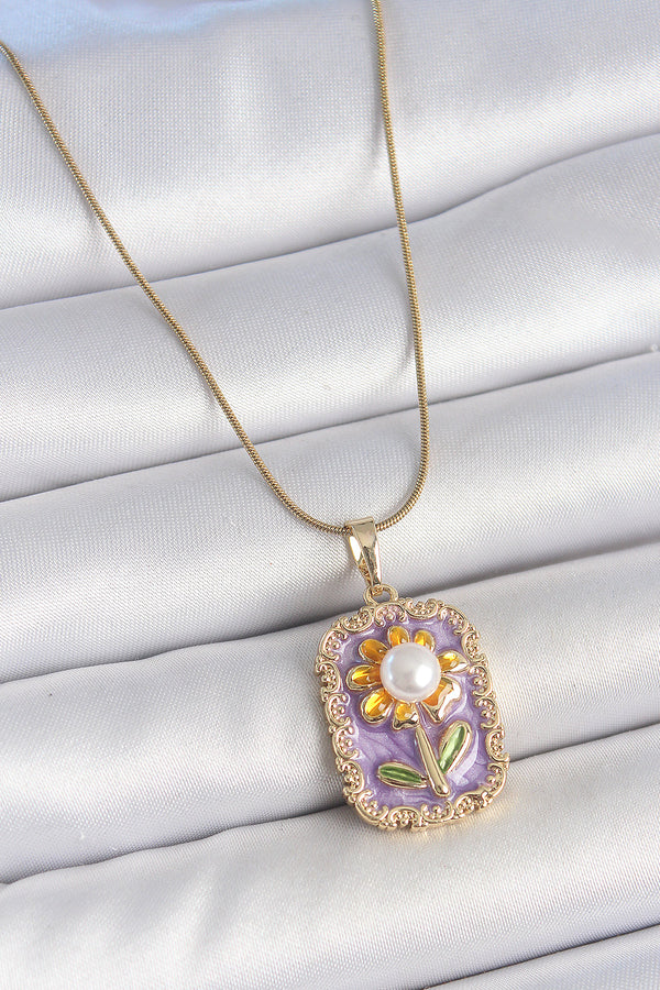 BKO10198 - 316L Çelik Gold Renk Zincir Mor Mineli İncili Papatya İşlemeli Portre Model Kadın Kolye