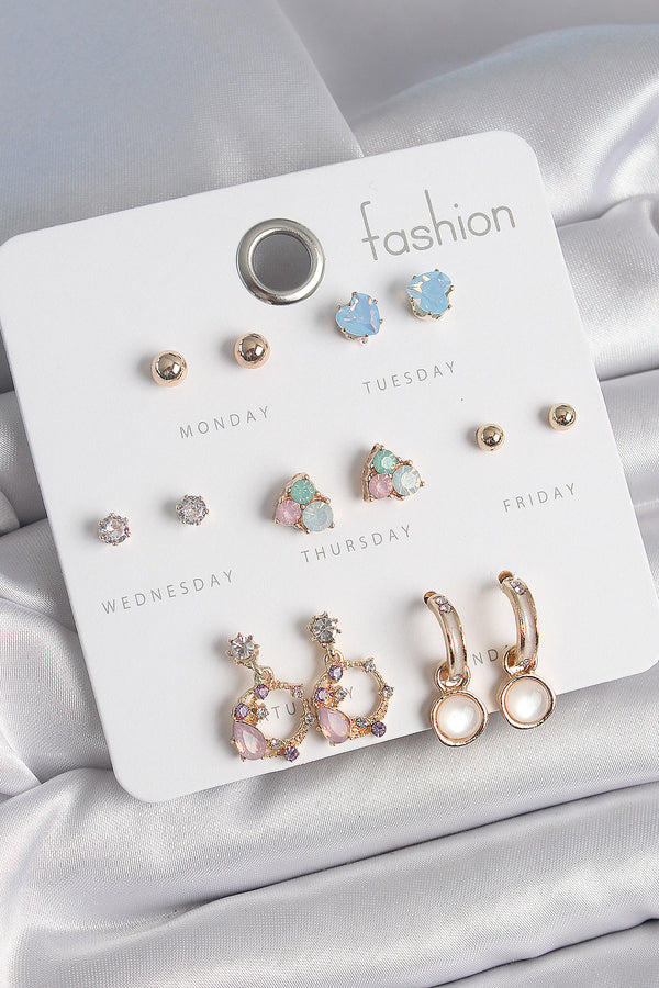 BKP10533 - Pirinç Gold Renk Zirkon Taşlı Sallantı Halka Figür Kalp Detay 7 Çift Kadın Küpe