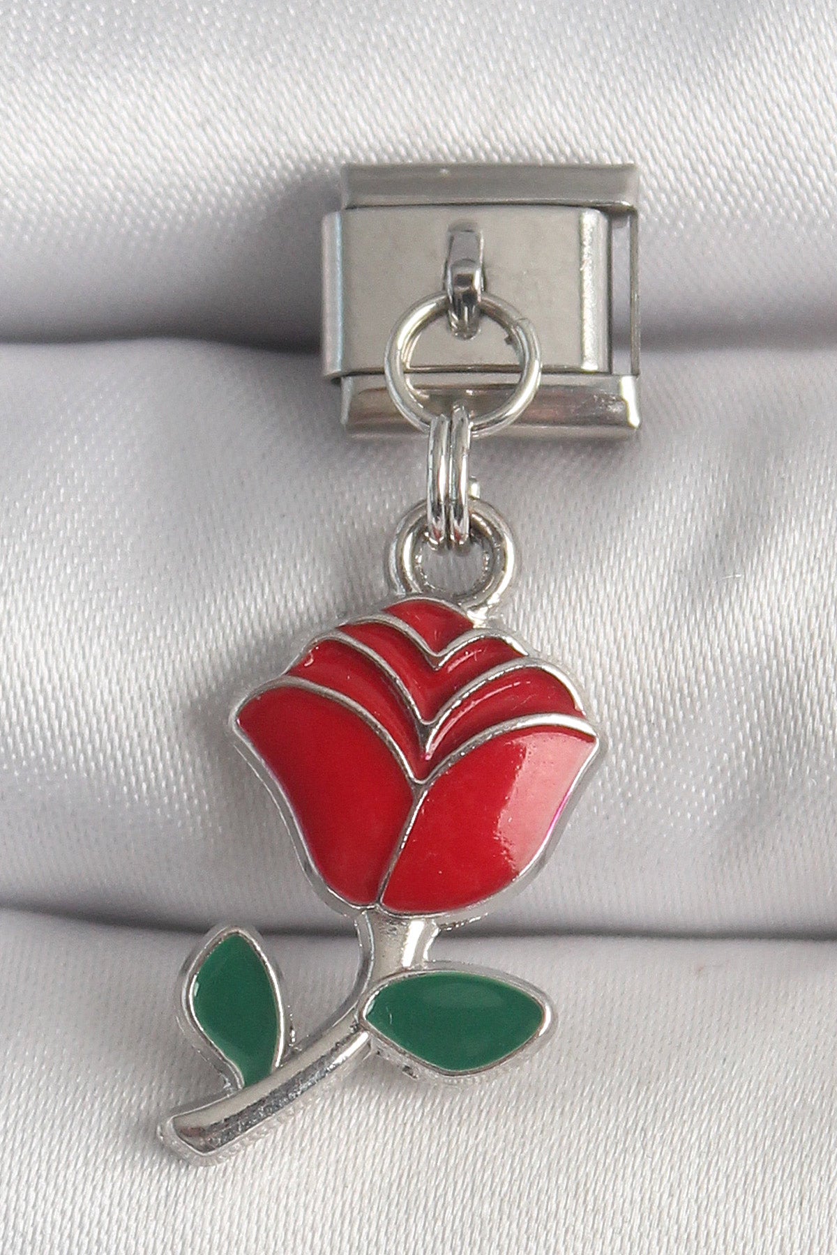 BC1379 - 316L Çelik Gümüş Renk Sallantı Kırmızı Gül Model Nomination Charm