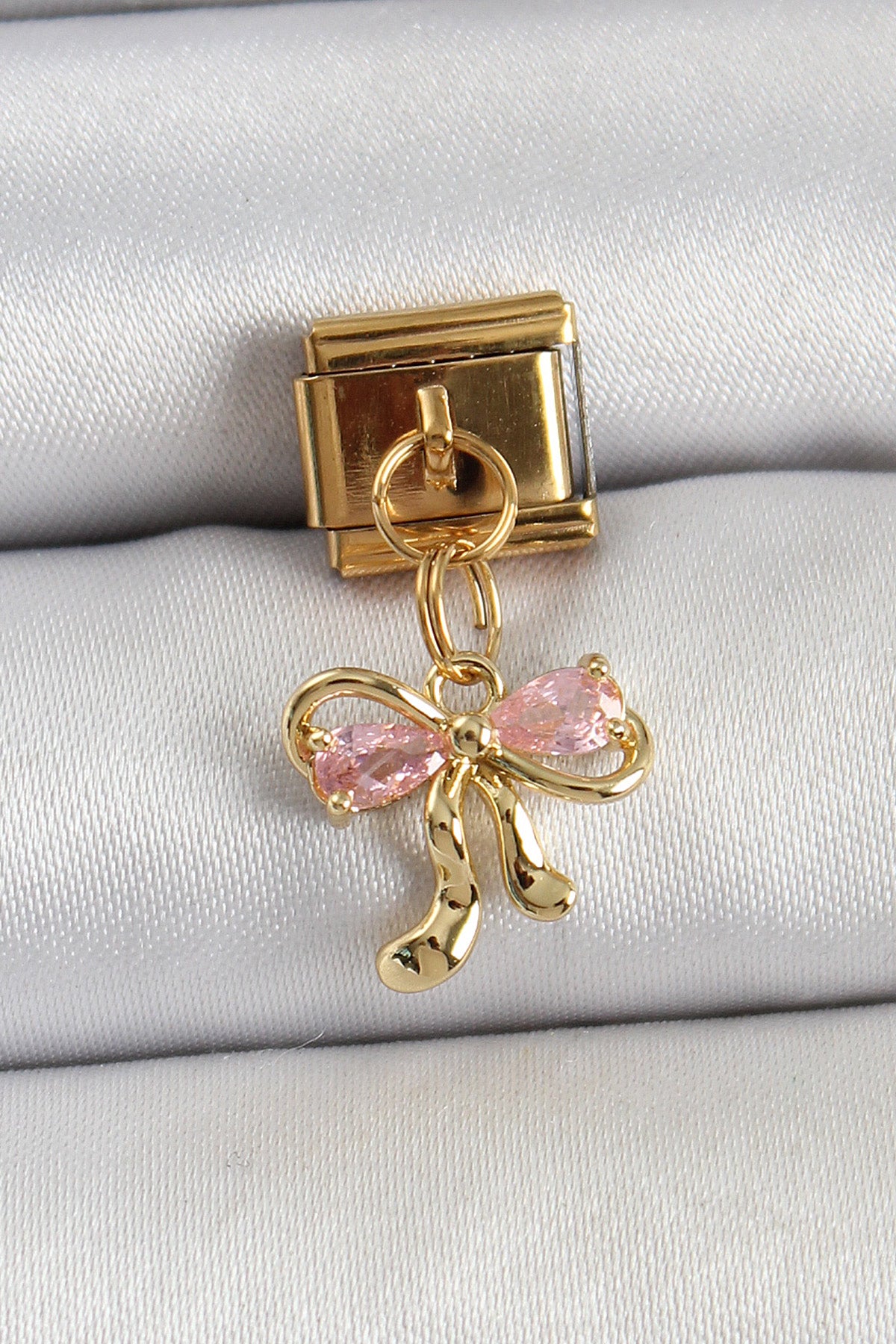 BC1423 - 316L Çelik Sallantılı Zirkon Taşlı Fiyonk Model Gold Renk Nomination Charm