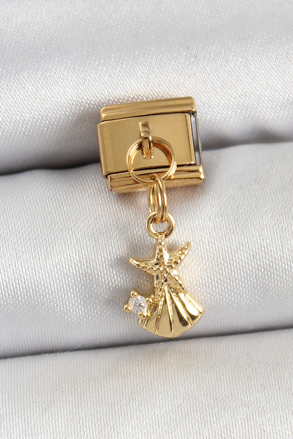 316L Çelik Sallantılı Zirkon Taşlı Deniz Yıldızı Ve İstiridye Model Gold Renk Nomination Charm - BC1438