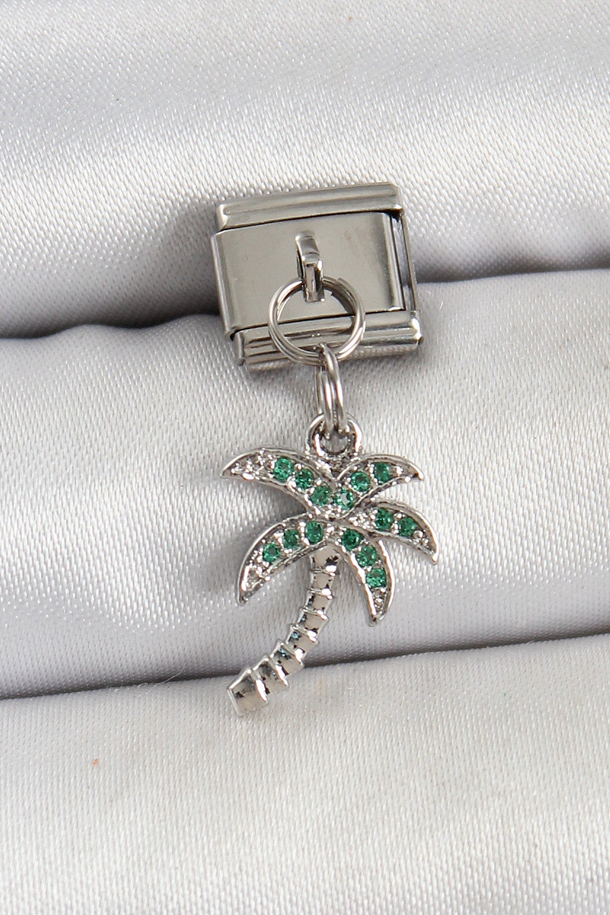 BC1445 - 316L Çelik Sallantılı Zirkon Taşlı Palmiye Ağacı Model Gümüş Renk Nomination Charm