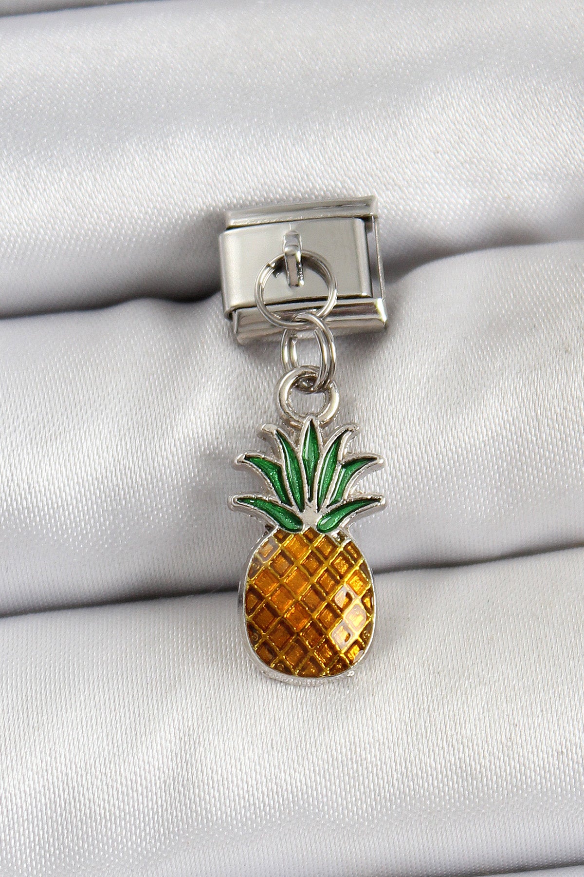BC1468 - 316L Çelik Sallantılı Ananas Model Gümüş Renk Nomination Charm
