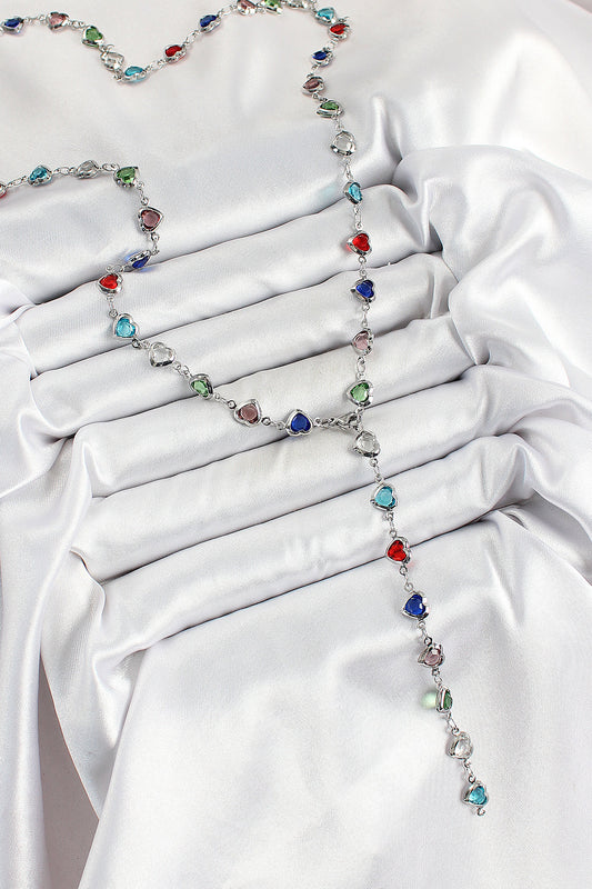 BKO10302 - Pirinç Gümüş Renk Karışık Renk Zirkon Taşlı Kalpli Y Kadın Kolye