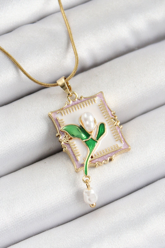 BKO10308 - 316L Çelik Zincir Beyaz Sanatsal Portre Sallantılı İnci Detaylı Lale Model Gold Renk Kadın Kolye