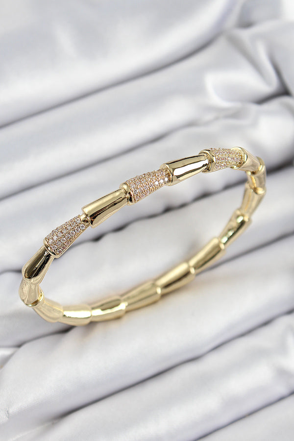 BB7341 - Pirinç Zirkon Taşlı Kemik Model Gold Renk Vip Kadın Bileklik