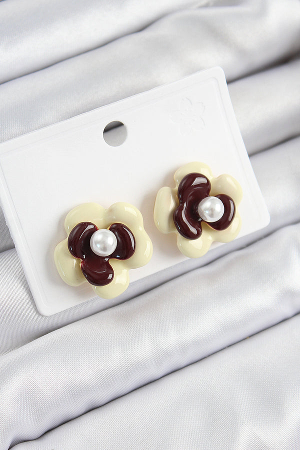 BKP10859 - İnci Detaylı Krem Kahverengi Renk Papatya Model Kadın Küpe