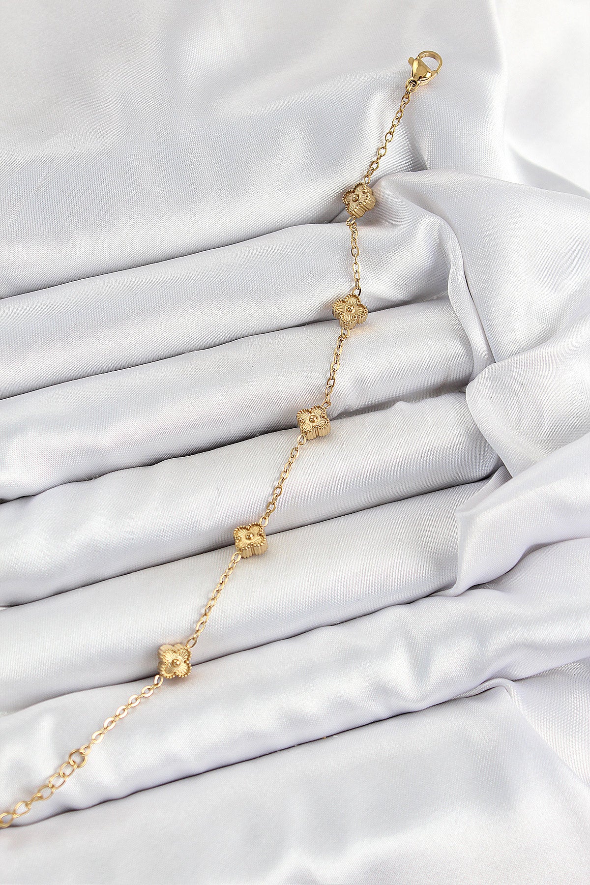 BB7363 - 316L Çelik Yonca Model Gold Renk Kadın Bileklik