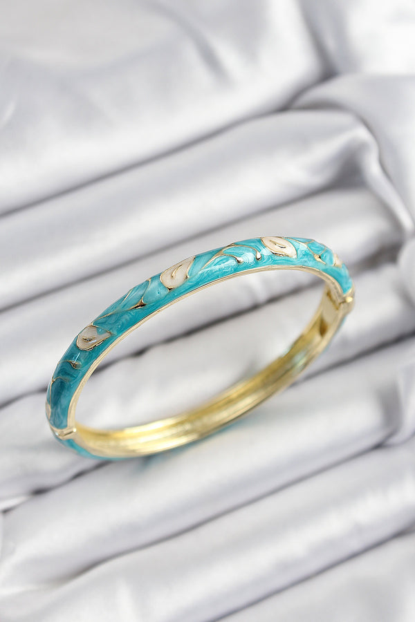 BB7421 - Mineli Pirinç Krem Ve Turkuaz Yaprak Motifli Gold Renk Kadın Kelepçe