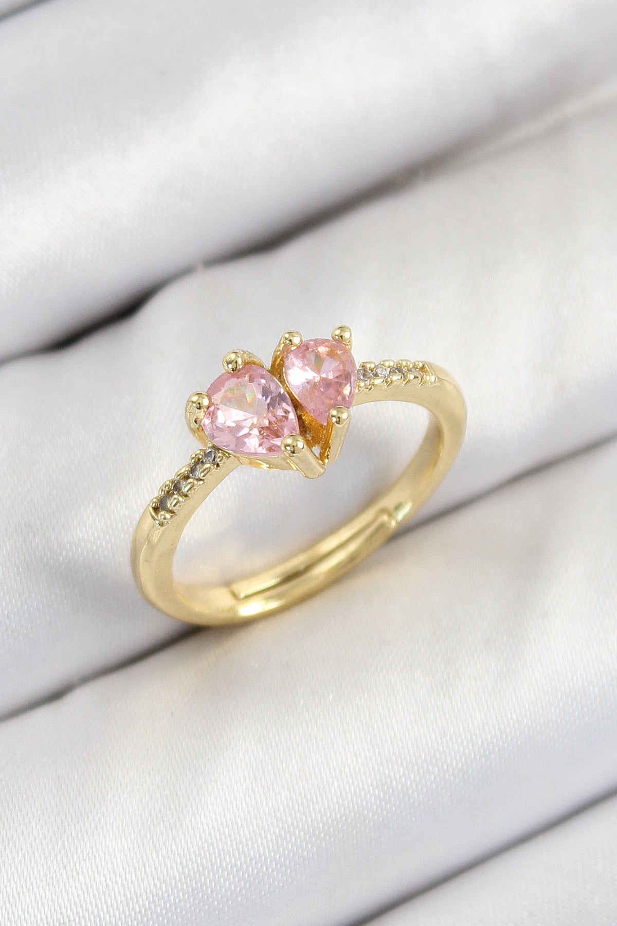 Pirinç Zirkon Taşlı Pembe Kalp Model Gold Renk Kadın Yüzük - BYK3802