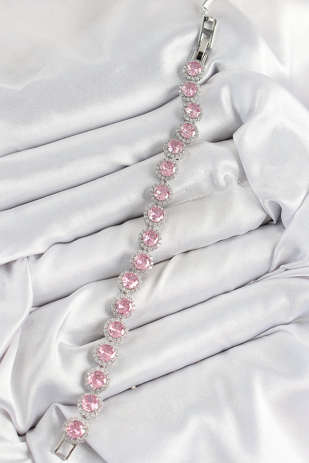 Pirinç Pembe Zirkon Taşlı Daire Baget Model Gümüş Renk VIP Seri Kadın Bileklik - BB7511