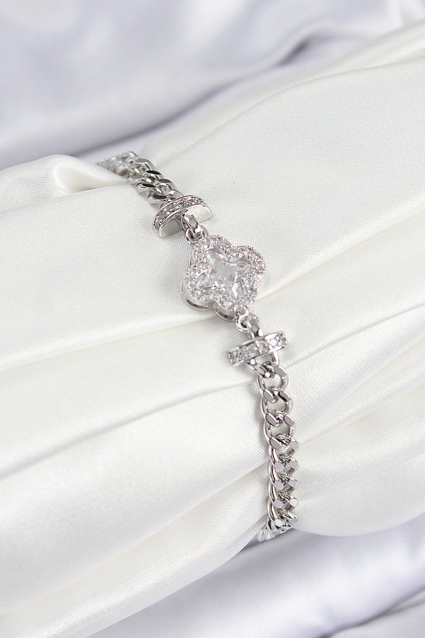 BB7538 - Pirinç Zirkon Taşlı Yonca Model Gümüş Renk Kadın Bileklik