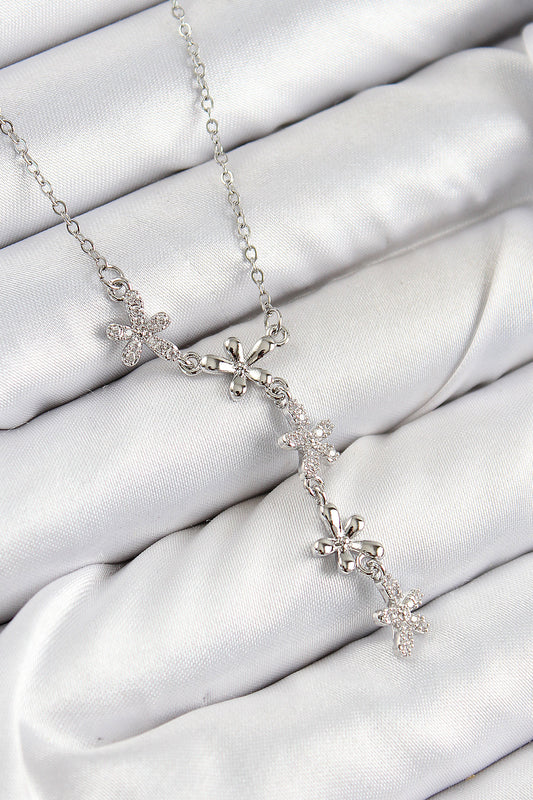 BKO10406 - 316L Çelik Zirkon Taşlı Çiçek Model Gümüş Renk Kadın Kolye