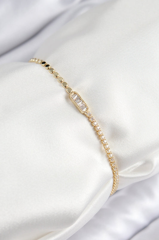 BB7593 - Pirinç Zirkon Taşlı Dikdörtgen Model Ezme Zincir Gold Renk Kadın Bileklik