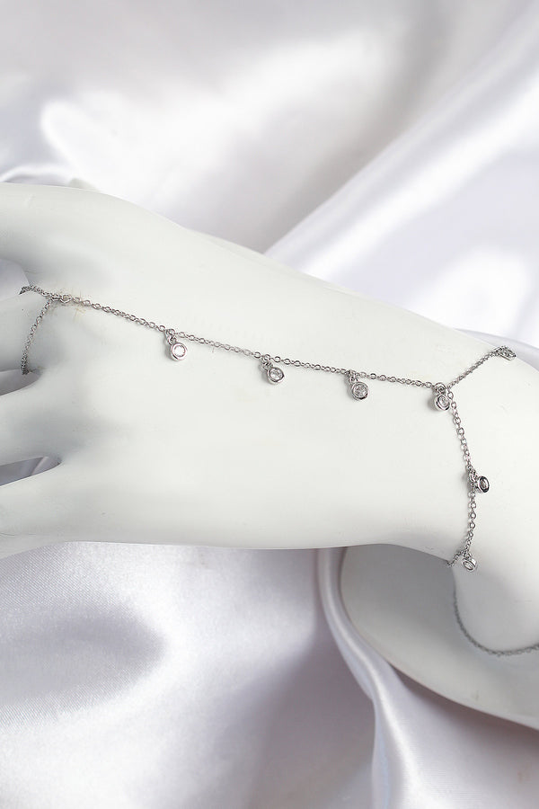 SN696 - Pirinç Zirkon Taşlı Sallantılı Model Gümüş Renk Kadın Şahmeran