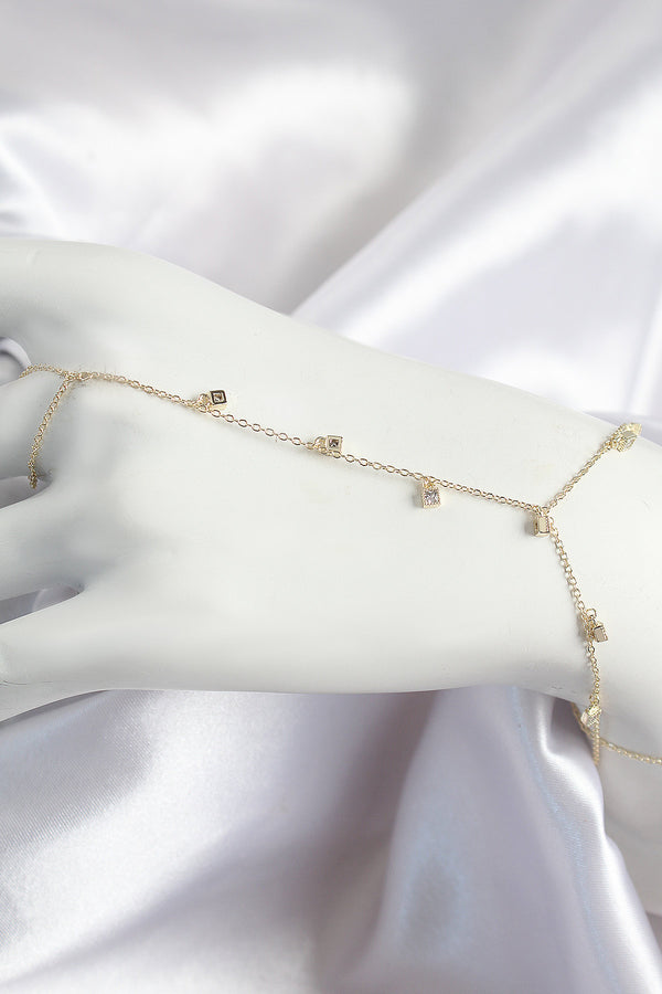 SN699 - Pirinç Zirkon Taşlı Sallantılı Model Gold Renk Kadın Şahmeran