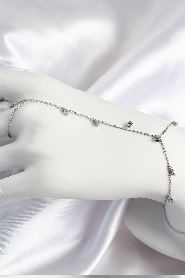 SN700 - Pirinç Zirkon Taşlı Sallantılı Model Gümüş Renk Kadın Şahmeran