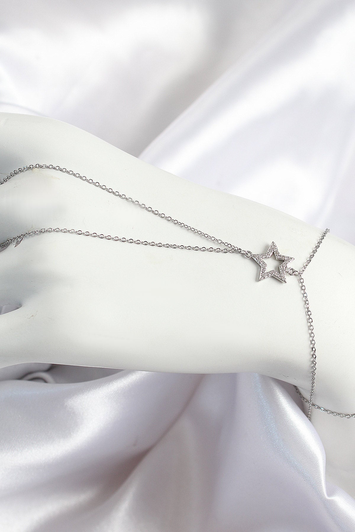 SN702 - Pirinç Zirkon Taşlı Yıldız Model Gümüş Renk Kadın Şahmeran
