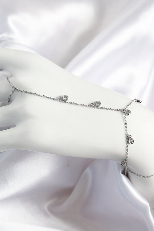 SN704 - Pirinç Zirkon Taşlı Sallantılı Damla Model Gümüş Renk Kadın Şahmeran