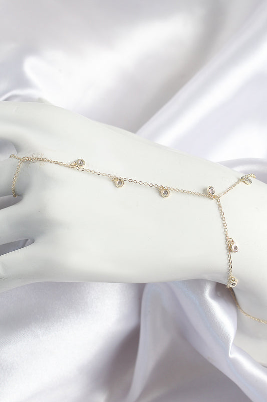 SN695 - Pirinç Zirkon Taşlı Sallantılı Model Gold Renk Kadın Şahmeran