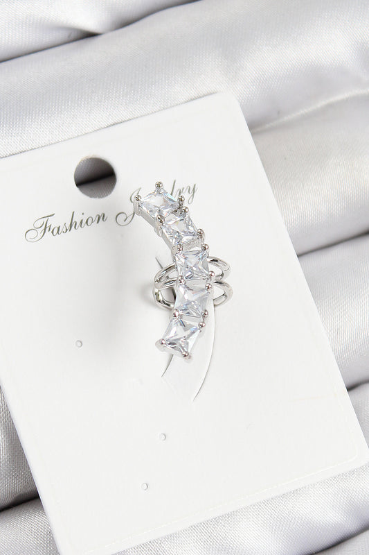 BKP10999 - Pirinç Zirkon Taşlı Model Gümüş Renk Sağ Kıkırdak Küpe