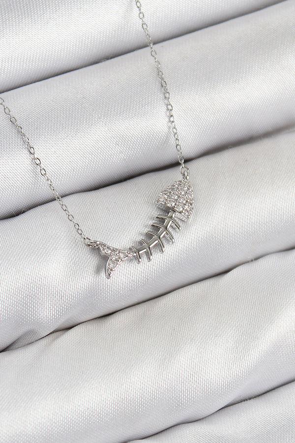 BKO10413 - Pirinç Zirkon Taşlı Balık Kılçığı Model Gümüş Renk Kadın Kolye