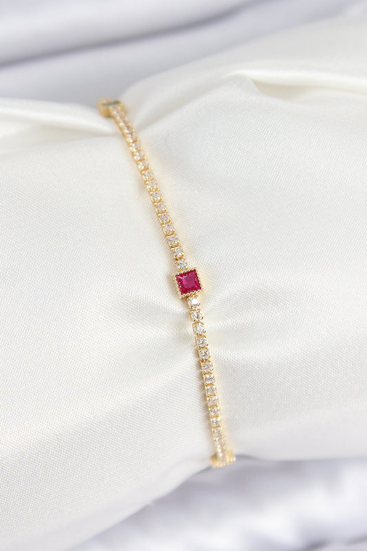 BB7660 - Pirinç Zirkon Taşlı Kare Model Gold Renk Kadın Bilekilk