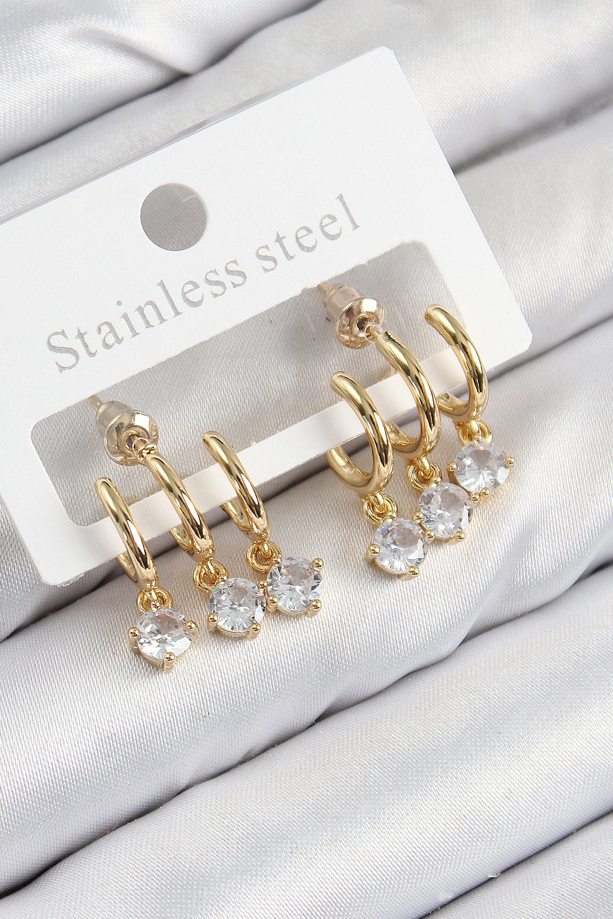 BKP11097 - Pirinç Sallantılı Zirkon Taşlı Model Gold Renk Kadın Küpe