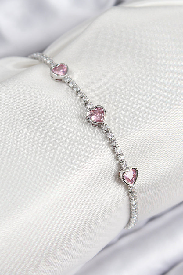 BB7686 - Pirinç Zirkon Taşlı Pembe Kalp Model Gümüş Renk Kadın Bileklik