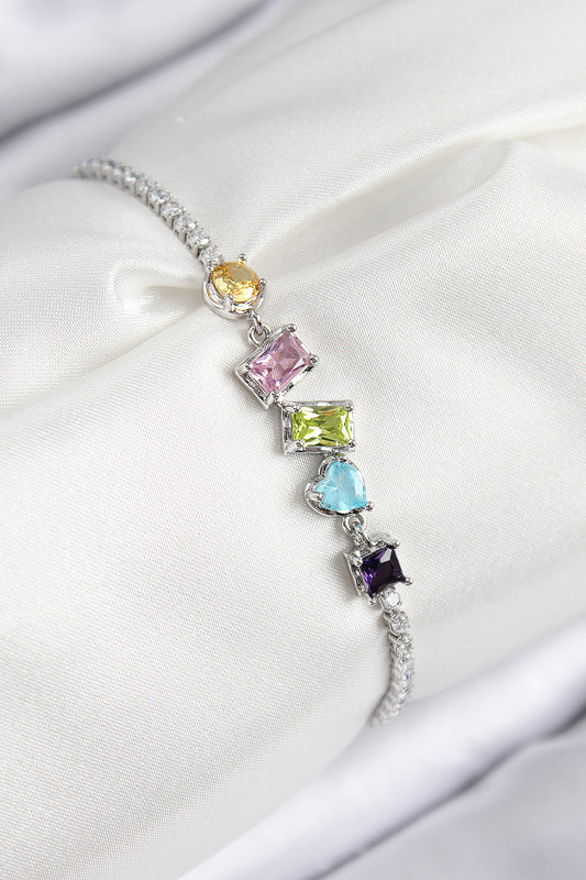 BB7688 - Pirinç Renkli Zirkon Taşlı Geometrik Model Gümüş Renk Kadın Bileklik