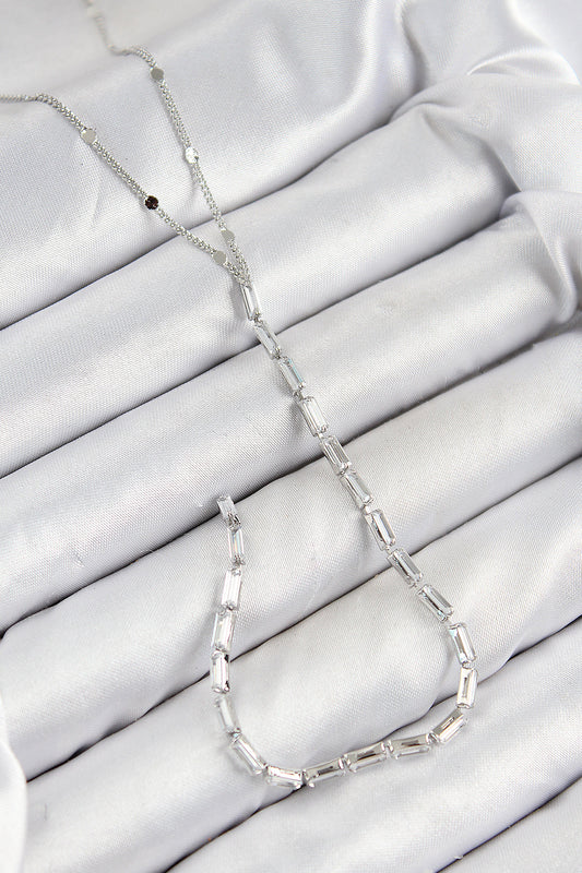 BKO10451 - Pirinç Zirkon Taşlı Model Gümüş Renk Y Kolye